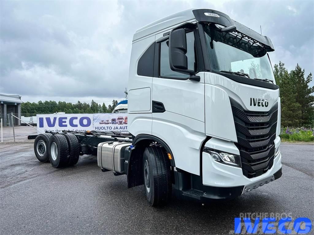 Iveco X-WAY Chassis Cab trucks