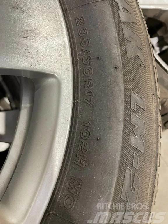 Bridgestone *Mercedes velgen 17 inch met Bridgestone banden*23 Tyres, wheels and rims