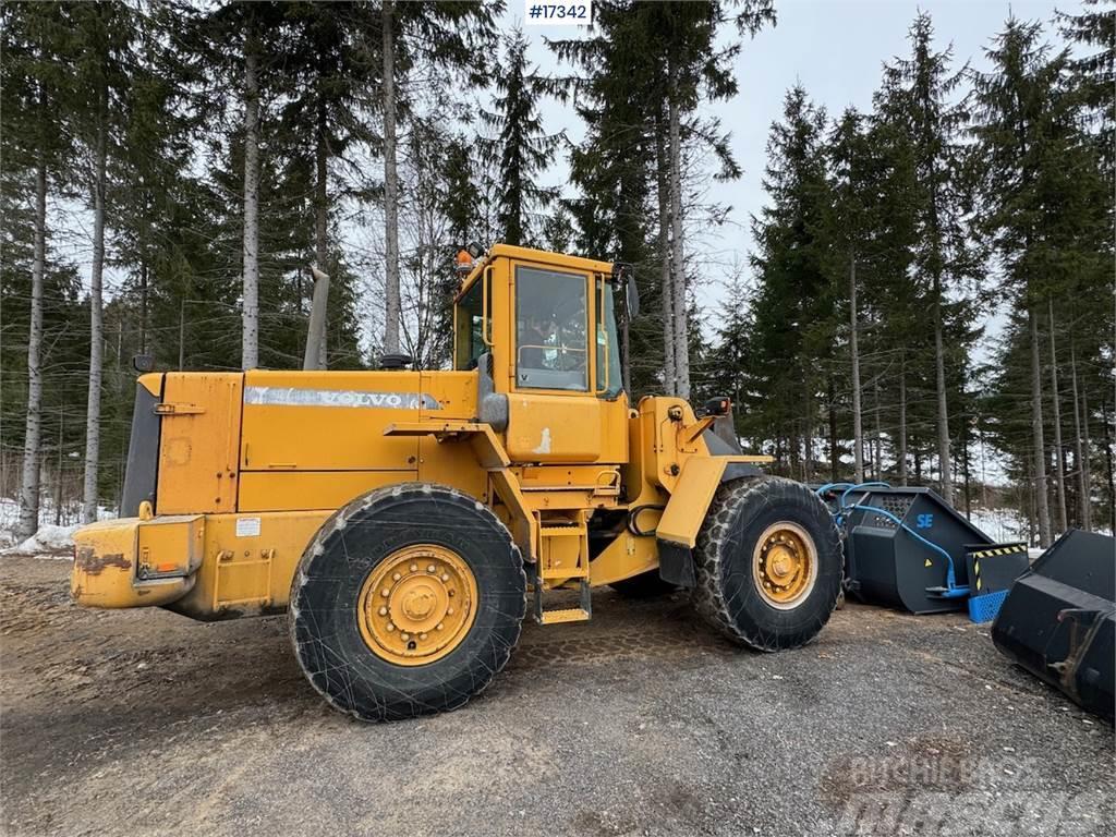 Volvo L90D Wheel loader w/ folding wing tray and scale.  Wheel loaders