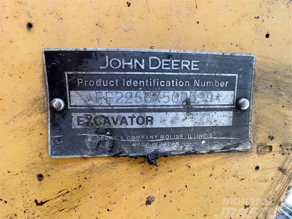 John Deere 225C LC Crawler excavators