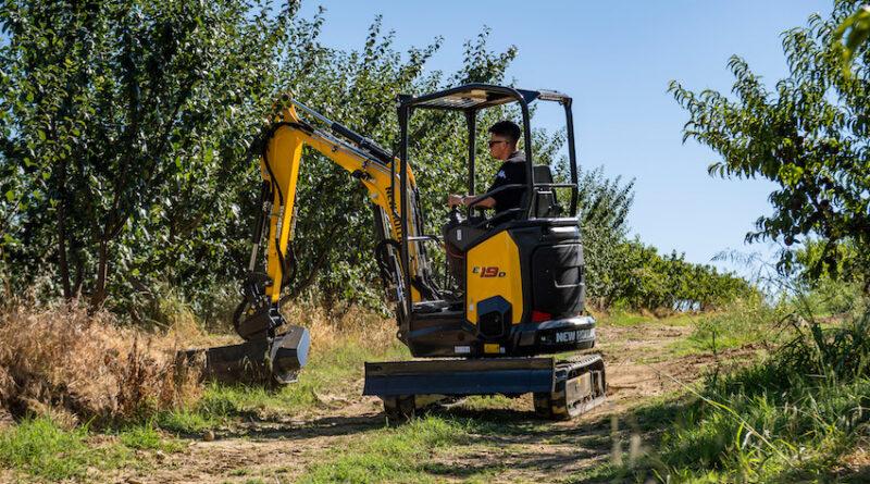 New Holland lansira popolnoma novo paleto mini bagrov