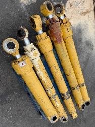 CAT 325 D