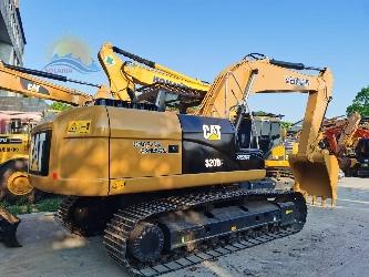 CAT 320D2