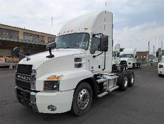 Mack AN64T