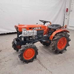 Kubota B 7000