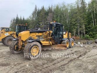 CAT 140M AWD