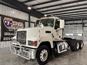 Mack Pinnacle