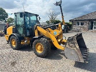 CAT 906M