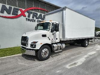 Mack MD6 42R