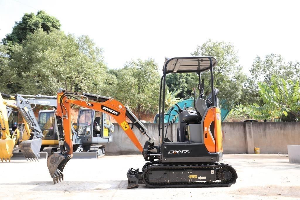 Doosan DX 17 Bagri goseničarji