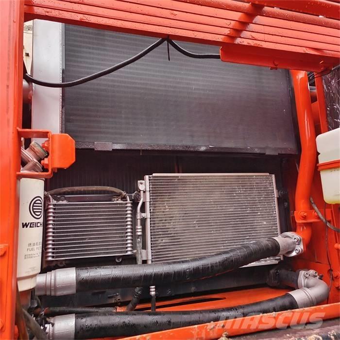 Doosan DX 340 LC Bagri goseničarji