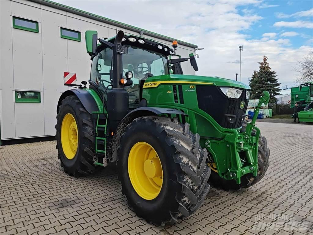 John Deere 6R 250 Traktorji
