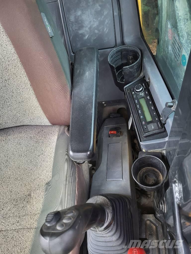 Komatsu PC88MR-11 Midi bagri 7t – 12t