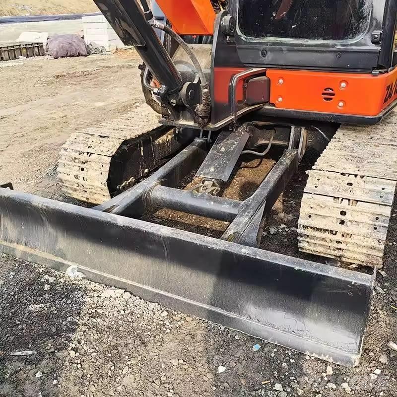 Hitachi ZX 55 Mini bagri <7t