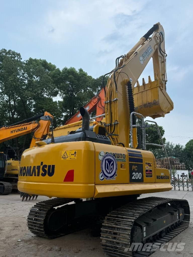 Komatsu PC 200-8 Midi bagri 7t – 12t