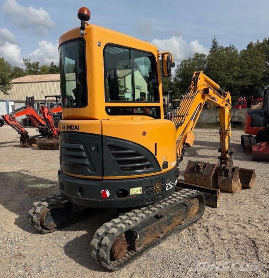 Hyundai R25Z-9 AK Mini bagri <7t