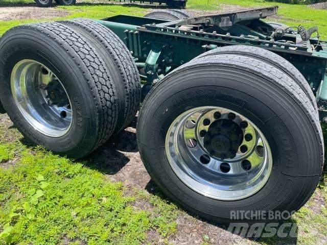 Mack CXU613 Pinnacle Vlačilci