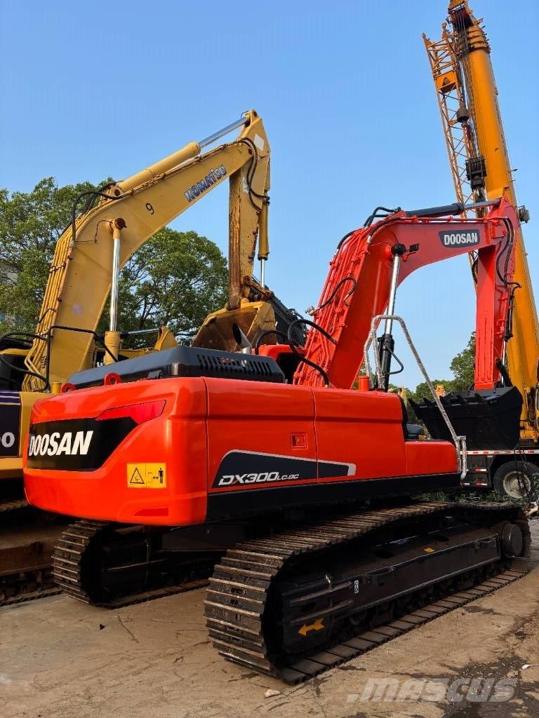 Doosan DX300LC-9C Bagri goseničarji