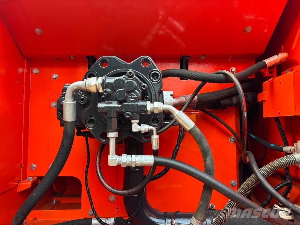 Doosan DX300LC-9C Bagri goseničarji