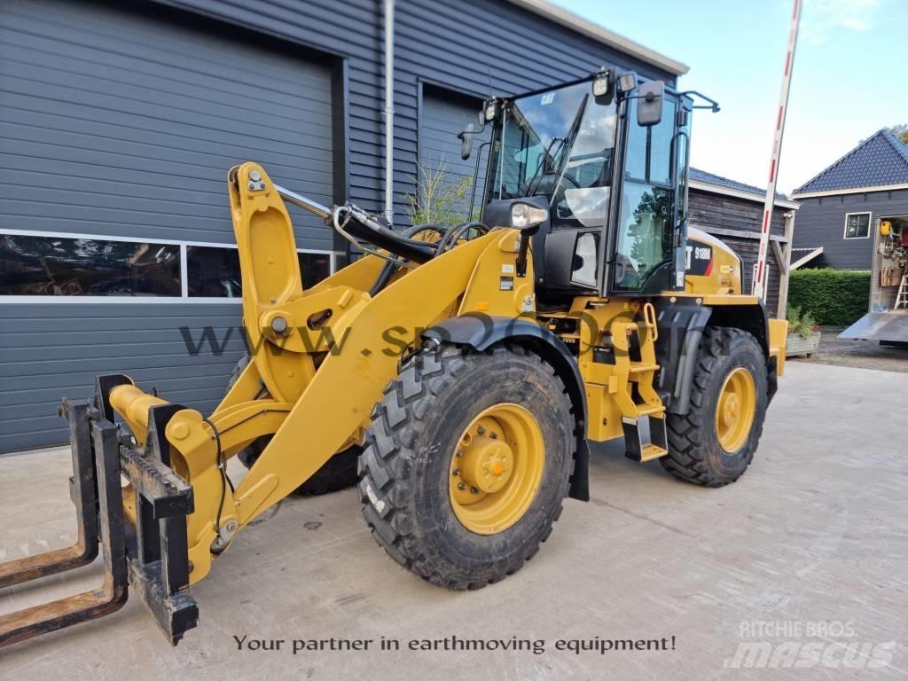 CAT 918 M Kolesni nakladalci