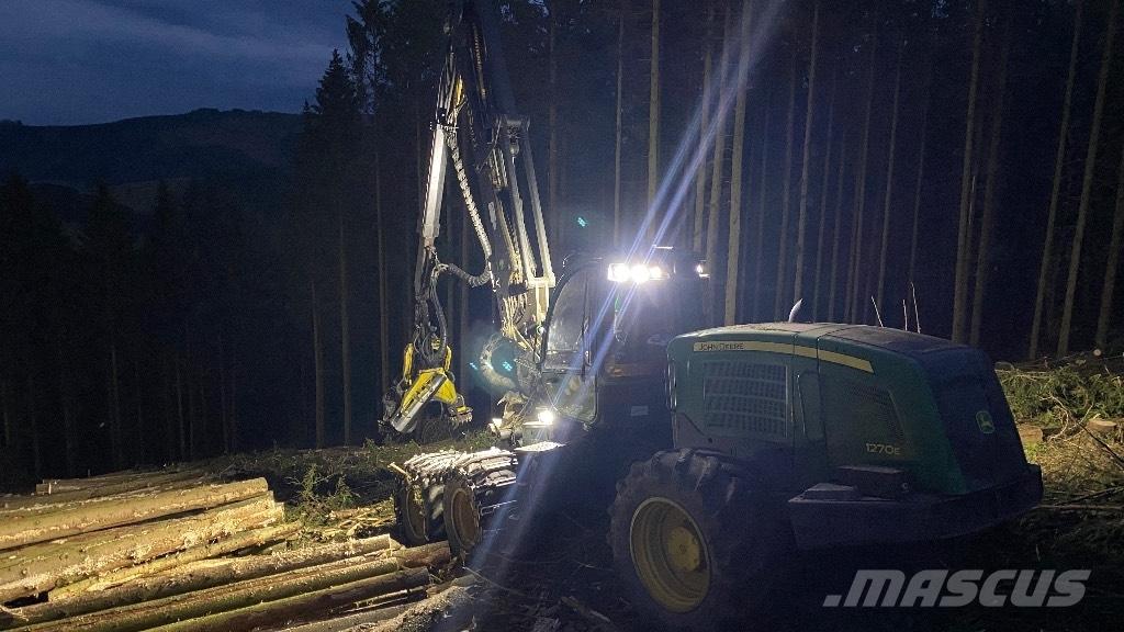 John Deere 1270 E Harvesterji