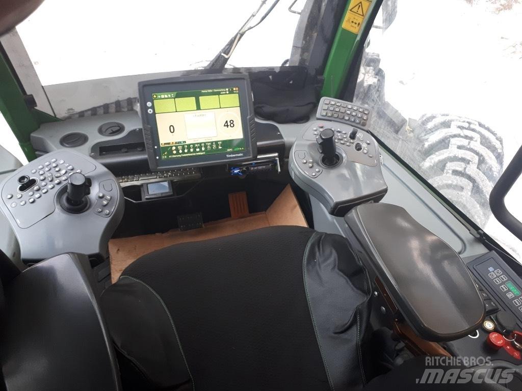 John Deere 1270 E Harvesterji