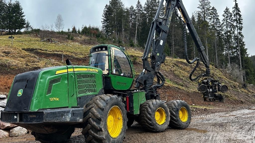 John Deere 1270 E Harvesterji