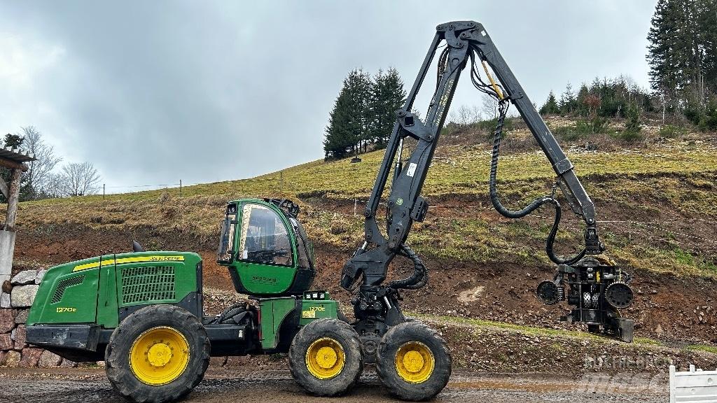 John Deere 1270 E Harvesterji