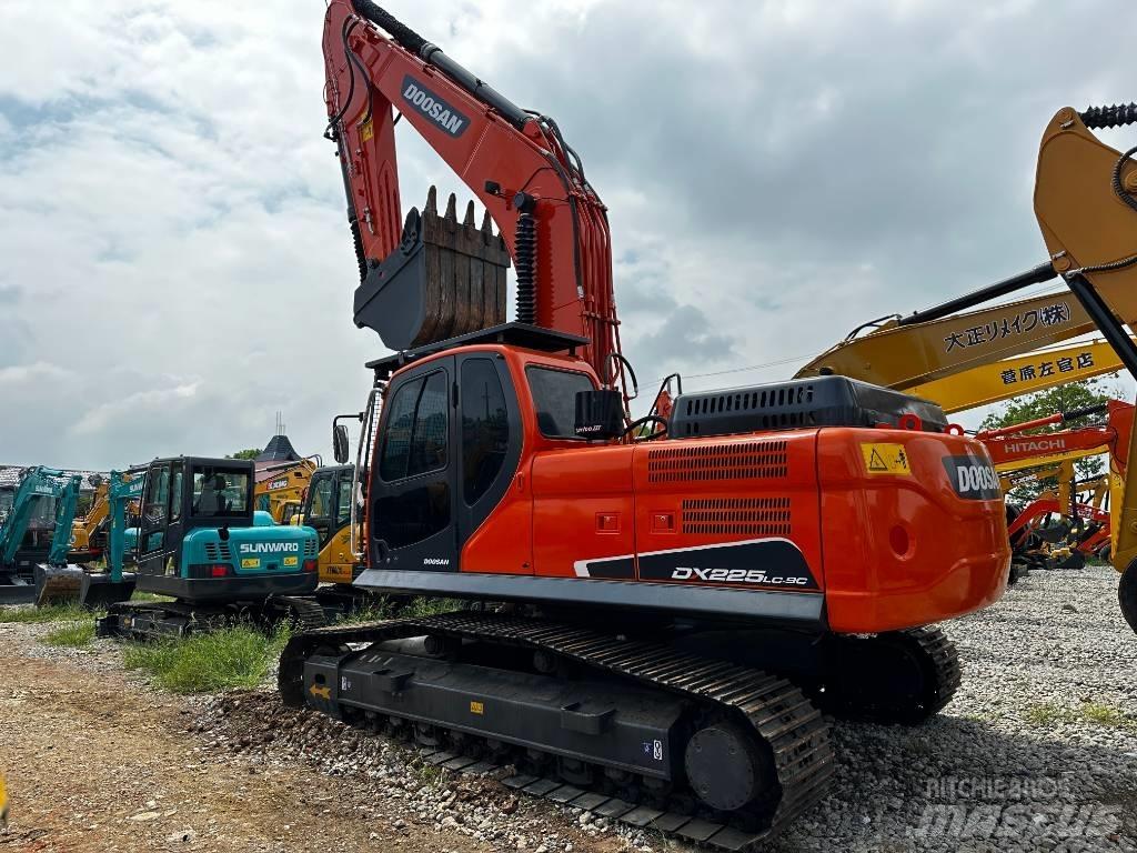 Doosan DX 225 LC-9C Bagri goseničarji