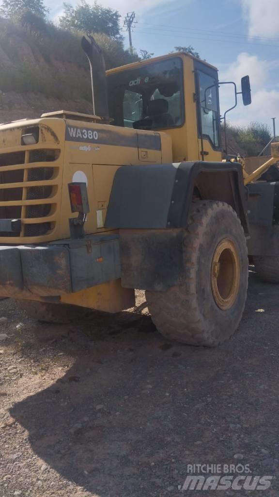 Komatsu WA 380-3H Kolesni nakladalci