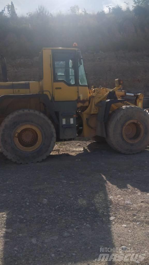 Komatsu WA 380-3H Kolesni nakladalci