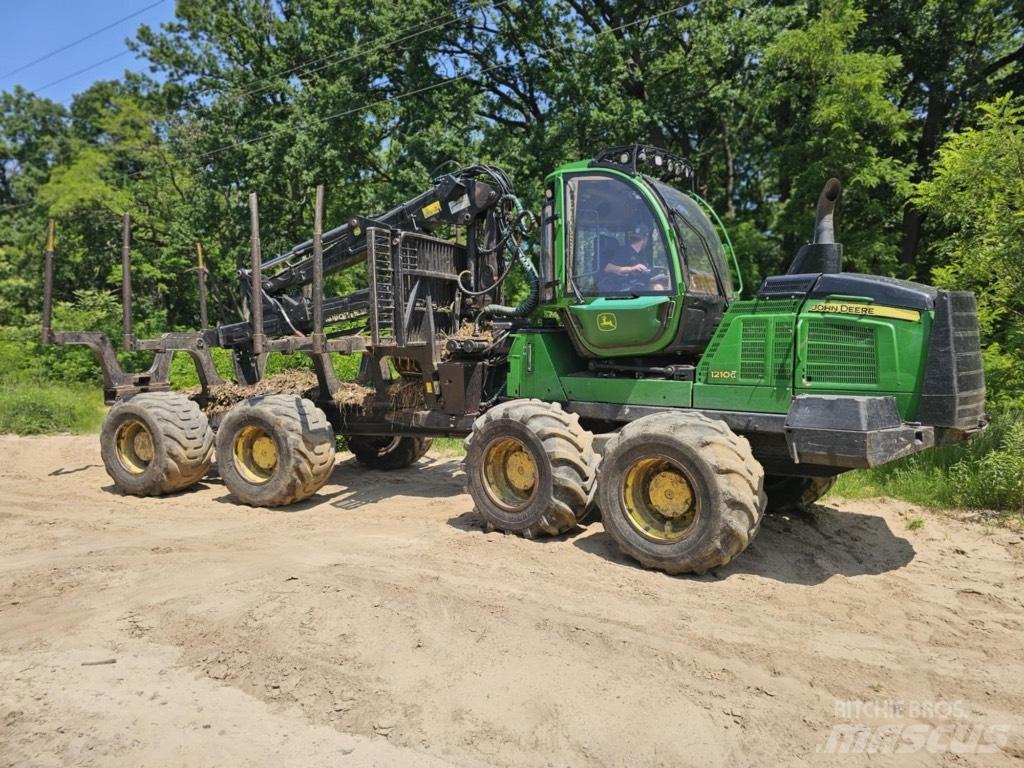 John Deere 1210 G Harvesterji