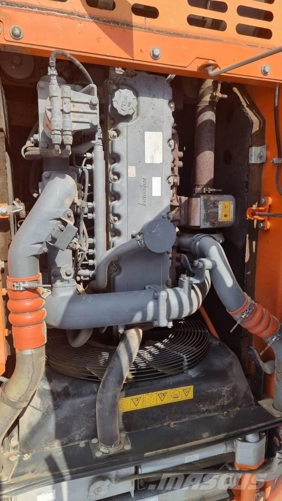 Doosan DX 225 LC Bagri goseničarji