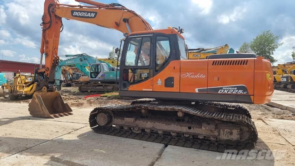Doosan DX 225 LC Bagri goseničarji