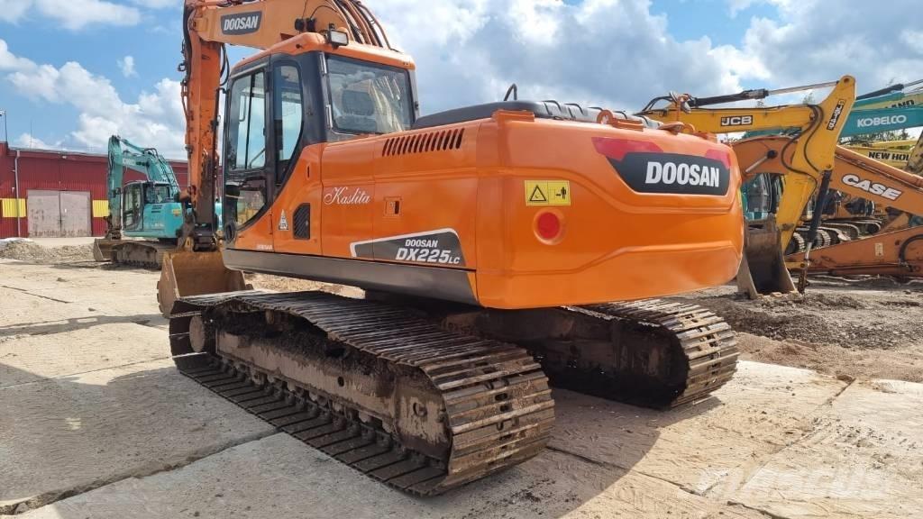 Doosan DX 225 LC Bagri goseničarji