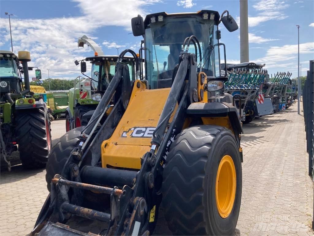 JCB 427 HT Kolesni nakladalci