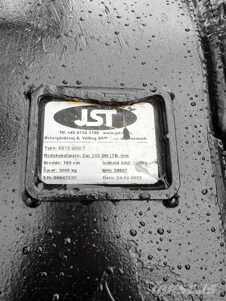 CAT 352-07 Bagri goseničarji