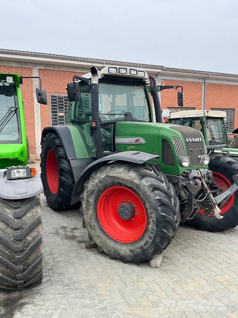 Fendt 716 Vario Traktorji