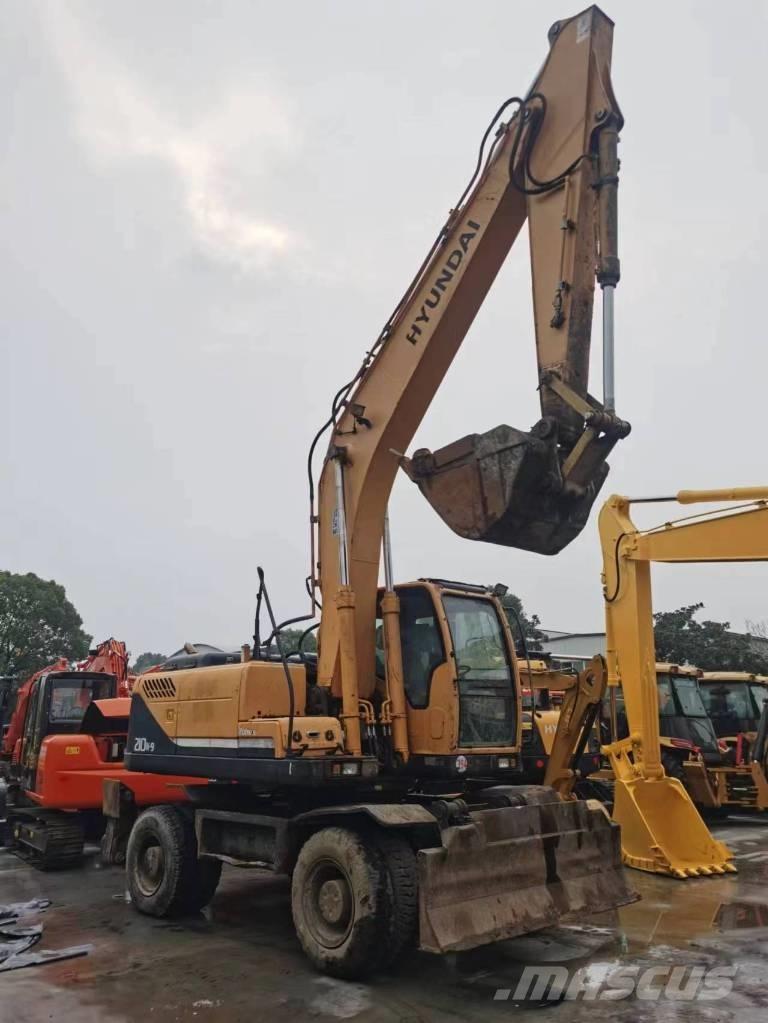 Hyundai R210W-9 Bagri na kolesih