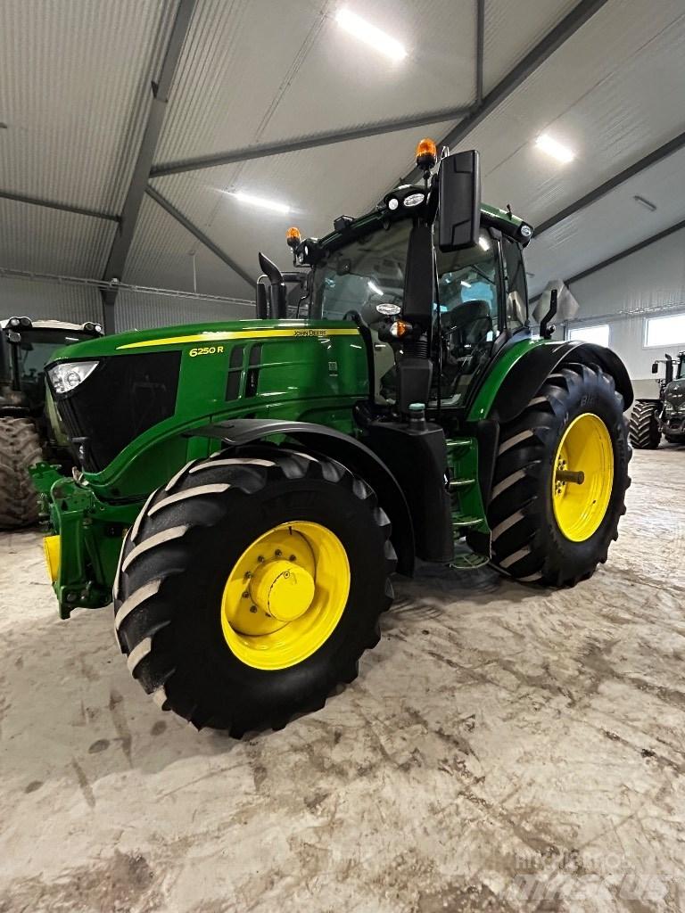John Deere 6250r Traktorji