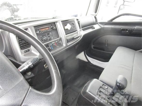 Hino 338 Vakuumski tovornjaki