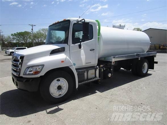 Hino 338 Vakuumski tovornjaki
