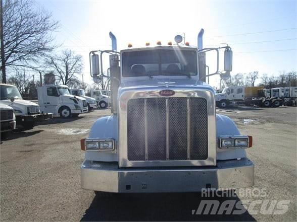 Peterbilt 365 Vakuumski tovornjaki