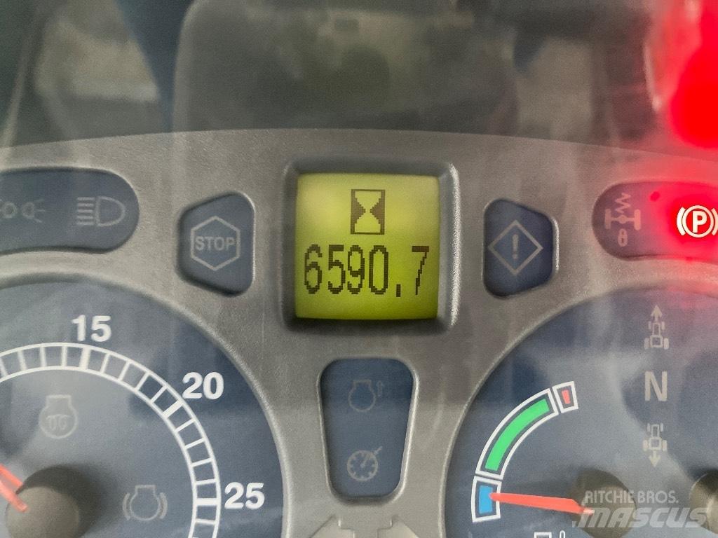 New Holland T 7030 Traktorji