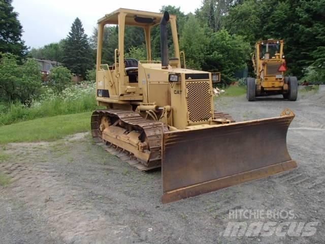 CAT D 3 C Buldožerji goseničarji