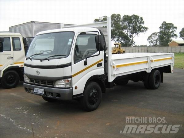 Toyota Dyna 7145 Tovornjaki s kesonom/platojem