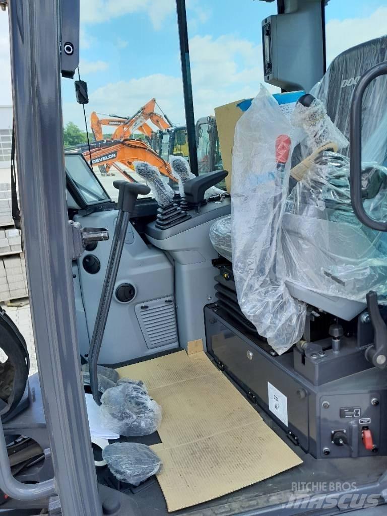 Doosan DX 63-7 Mini bagri <7t