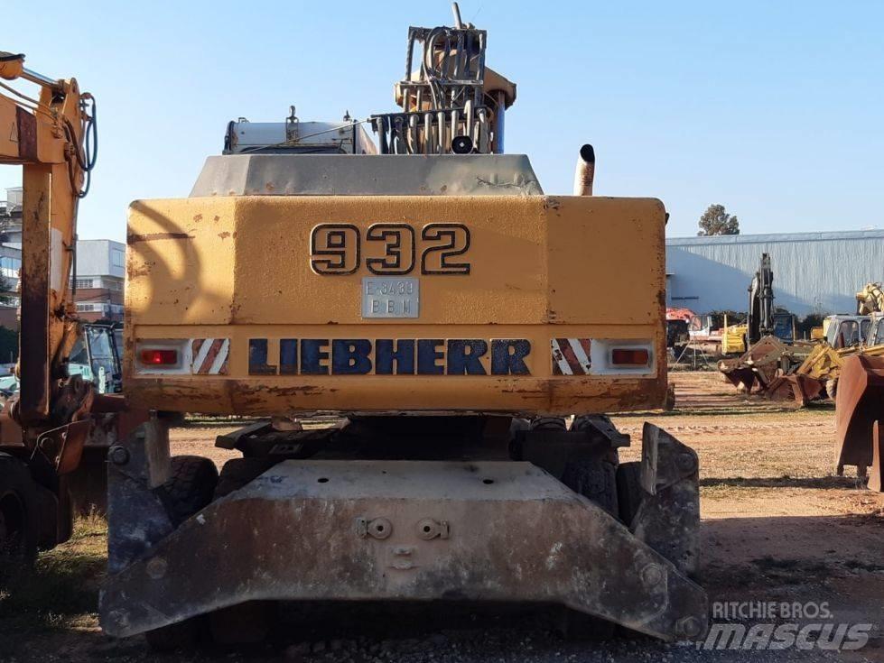 Liebherr A 932 Bagri na kolesih