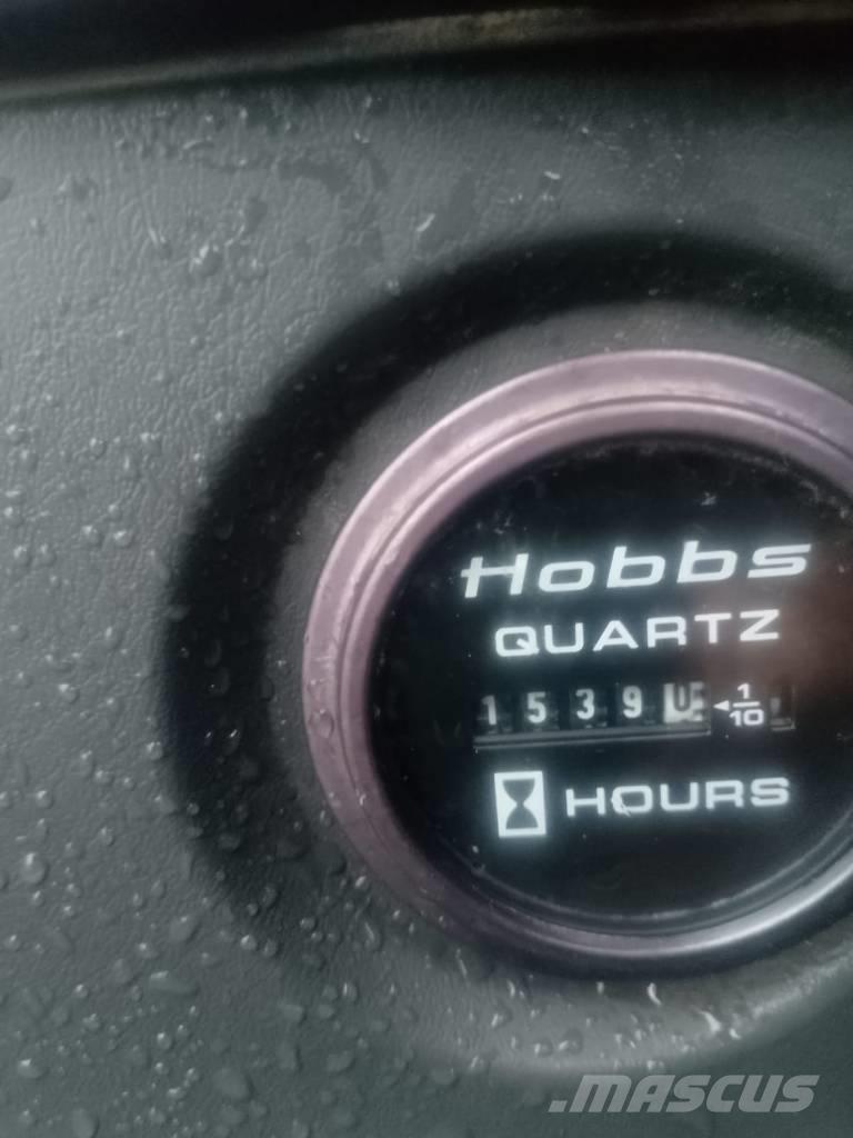 Hyundai 140W-7A Bagri na kolesih