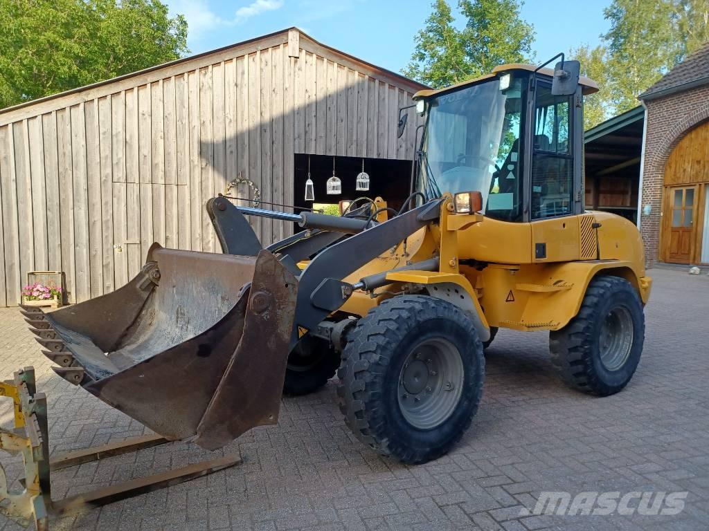 Volvo L 30 B Kolesni nakladalci